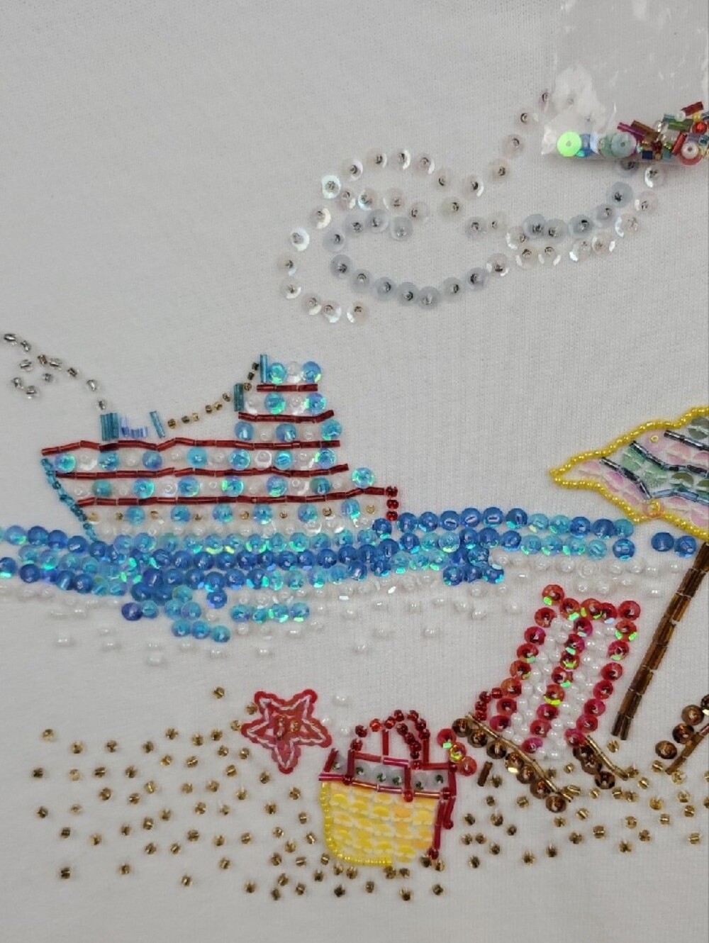 Quacker Factory White Short Sleeve Sequin Beach Scene Tee - Picture 6 of 12